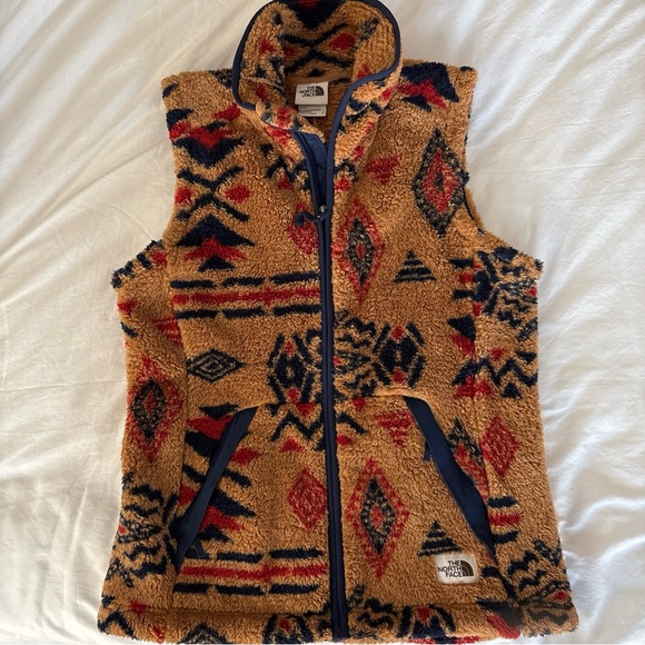 The North Face Jackets & Blazers - North Face Campshire Vest 2.0 Womens Small Southwest Aztec Sherpa Fleece